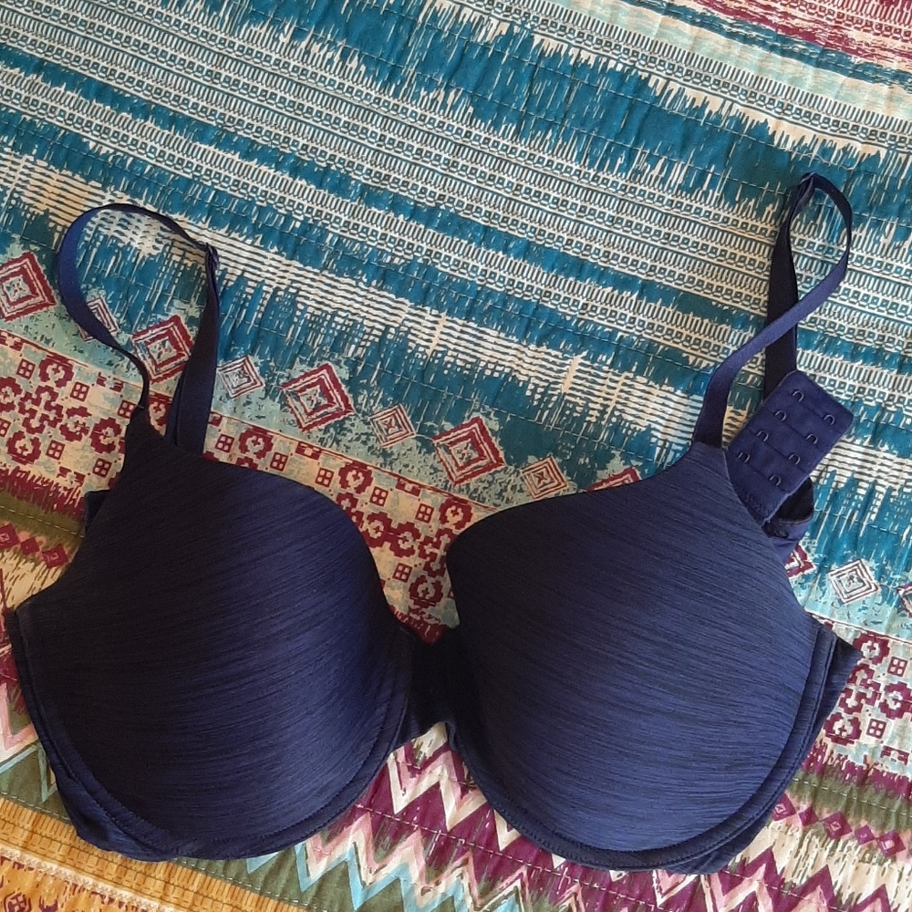 9. Victoria's Secret Uplift Semi Demi